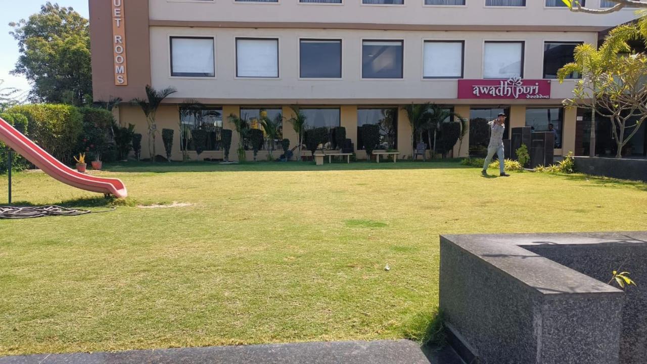 Hotel Shivalik - Mehsana Mahesana Zewnętrze zdjęcie