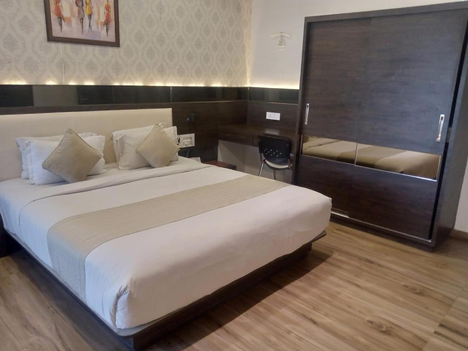 Hotel Shivalik - Mehsana Mahesana Zewnętrze zdjęcie