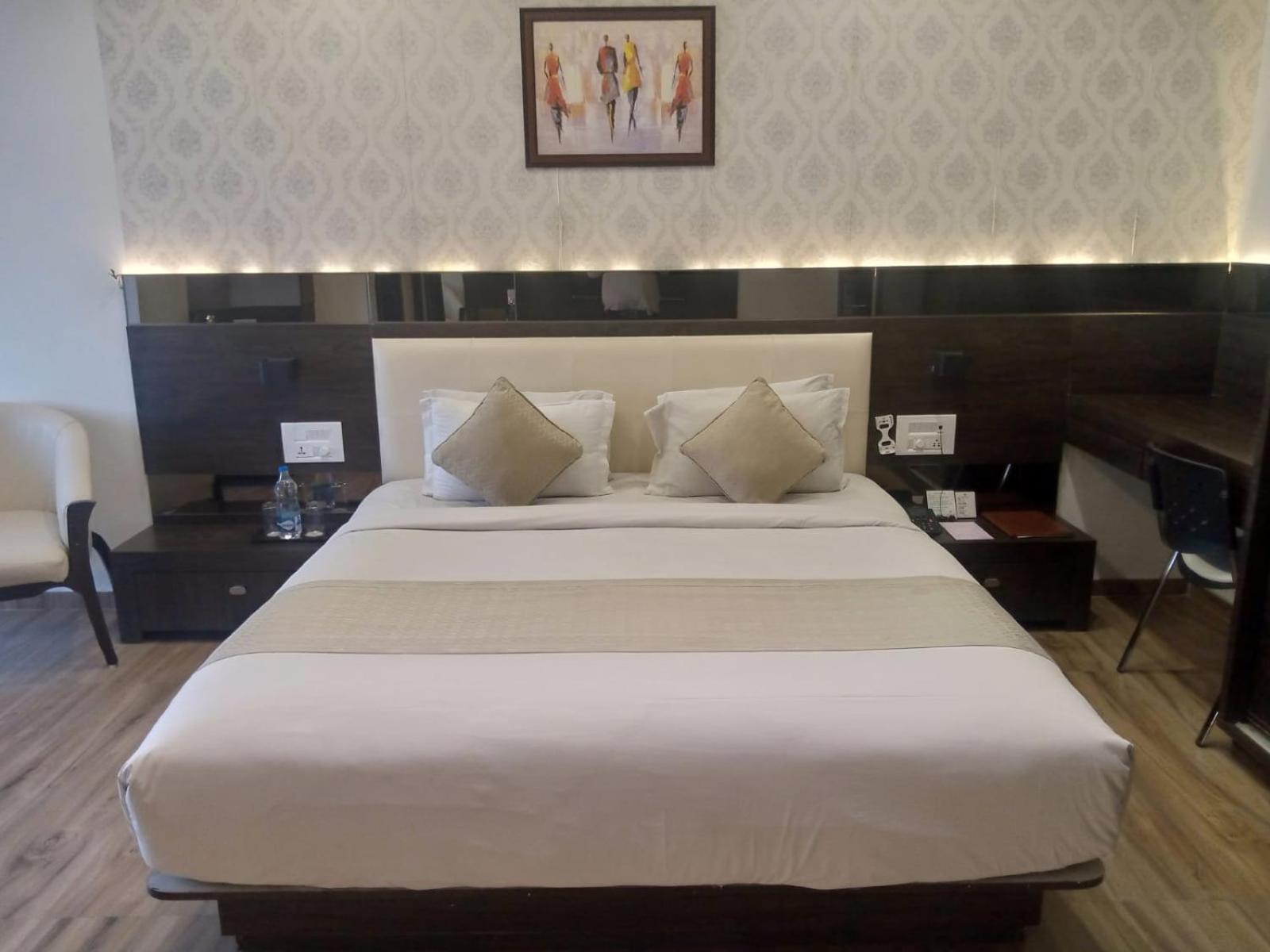 Hotel Shivalik - Mehsana Mahesana Zewnętrze zdjęcie