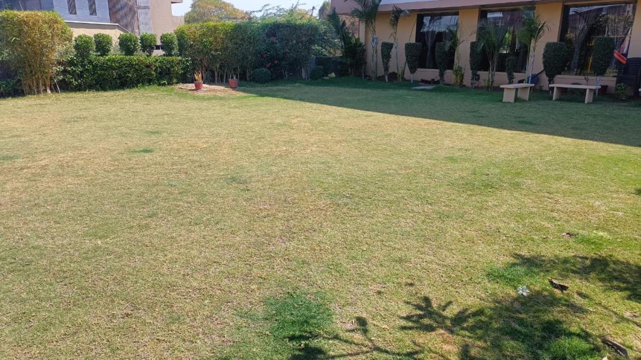 Hotel Shivalik - Mehsana Mahesana Zewnętrze zdjęcie