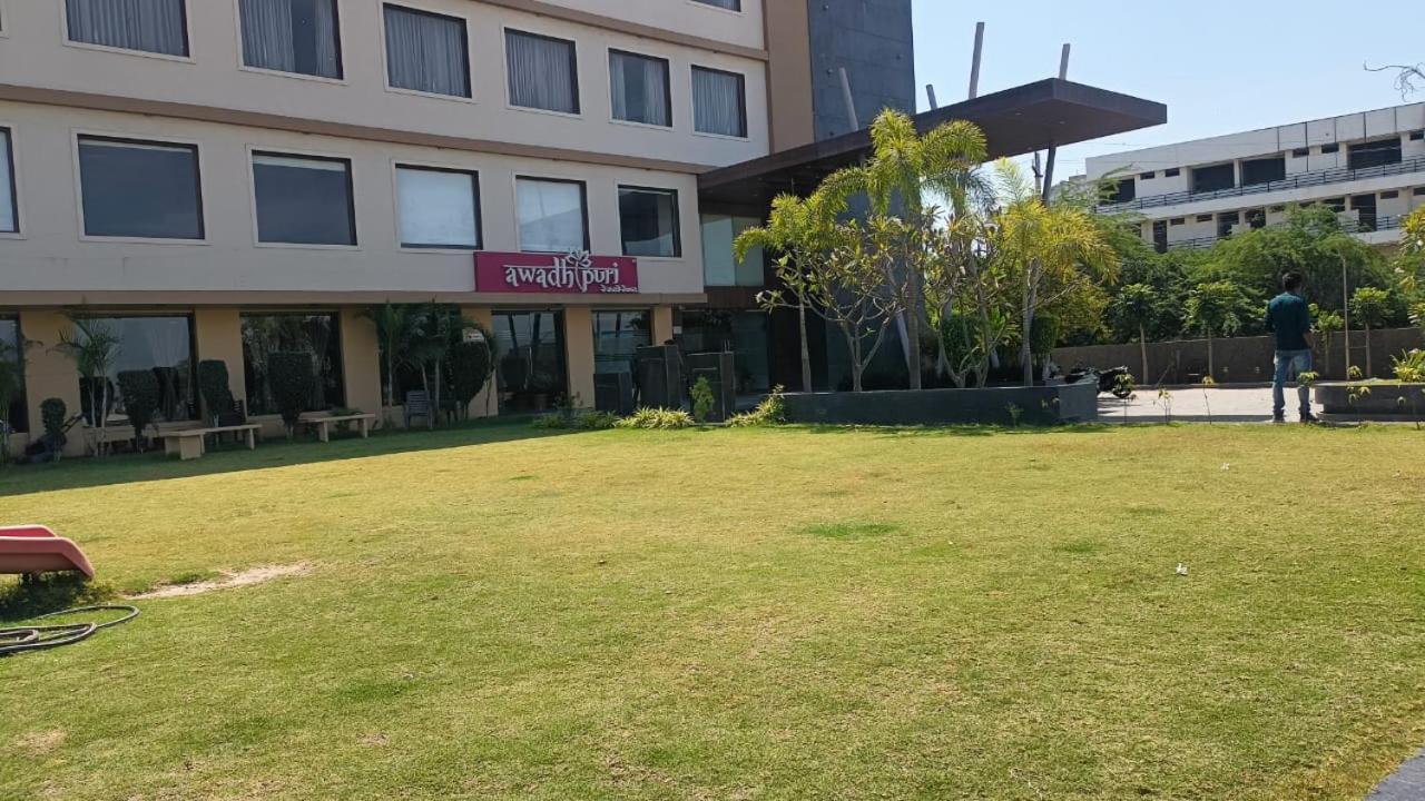 Hotel Shivalik - Mehsana Mahesana Zewnętrze zdjęcie
