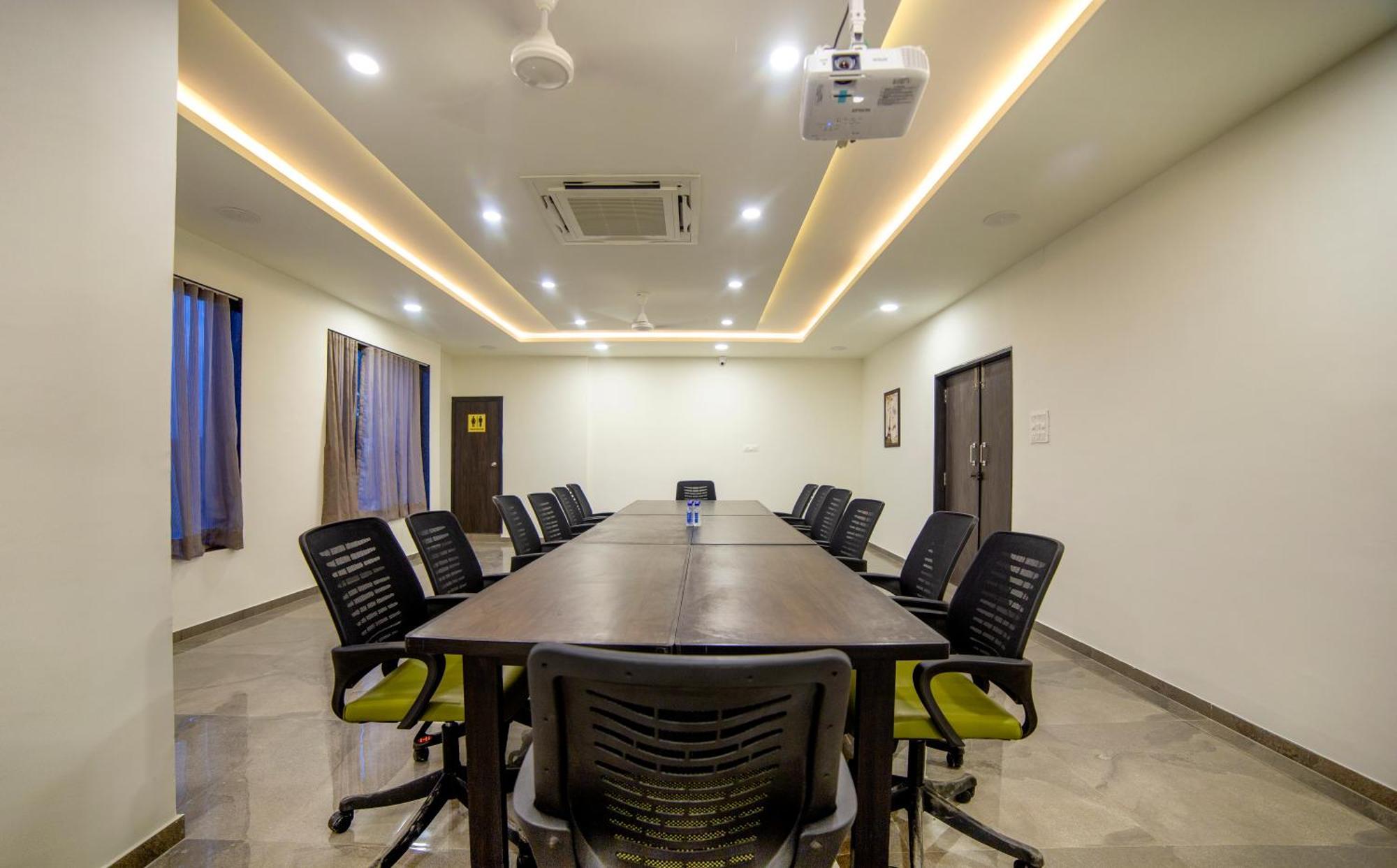 Hotel Shivalik - Mehsana Mahesana Zewnętrze zdjęcie