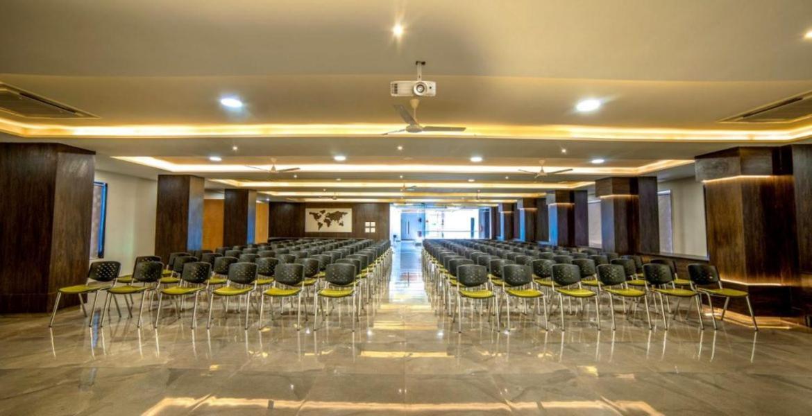 Hotel Shivalik - Mehsana Mahesana Zewnętrze zdjęcie
