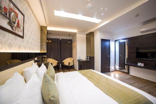 Hotel Shivalik - Mehsana Mahesana Zewnętrze zdjęcie