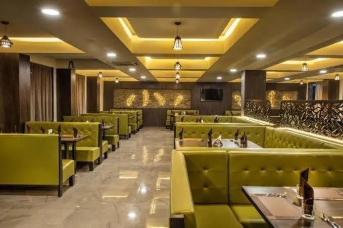 Hotel Shivalik - Mehsana Mahesana Zewnętrze zdjęcie