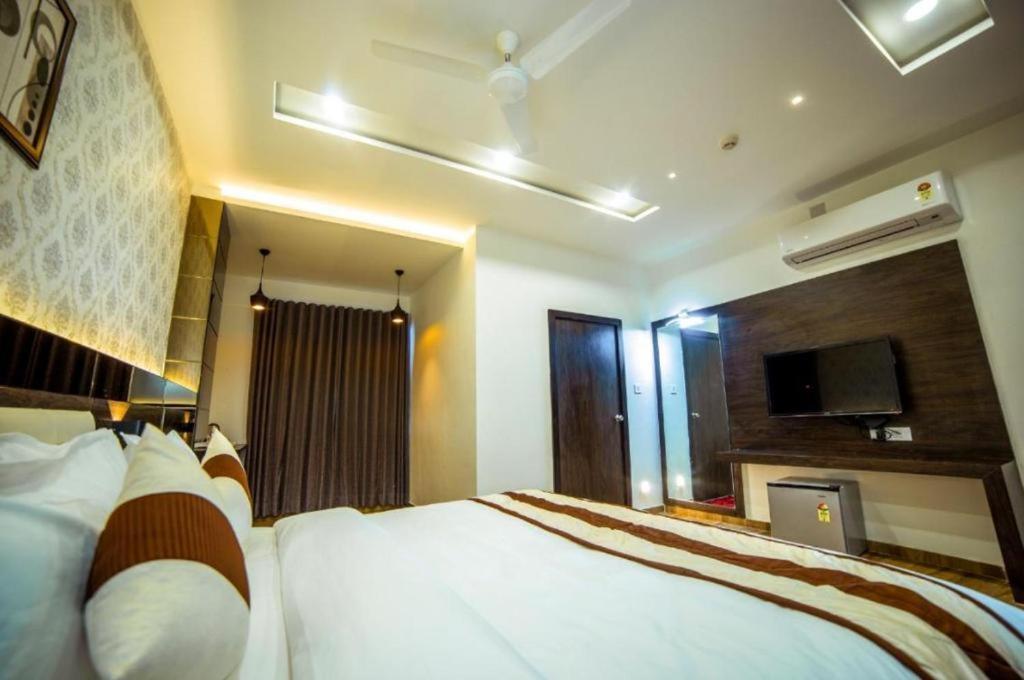 Hotel Shivalik - Mehsana Mahesana Zewnętrze zdjęcie